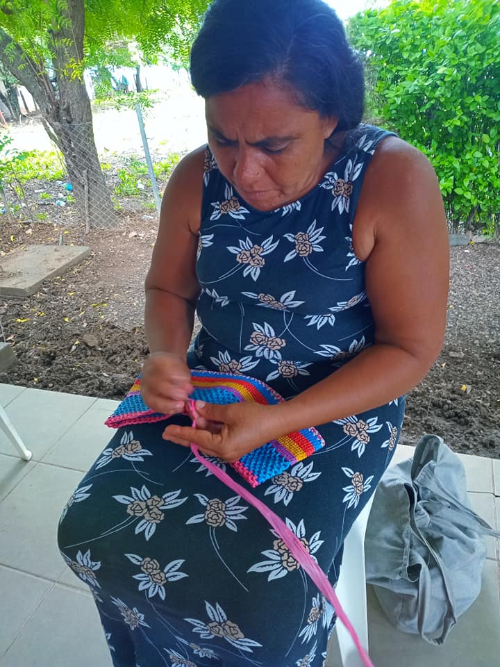Iniciativa de mujeres Tejiendo por la Naturaleza,