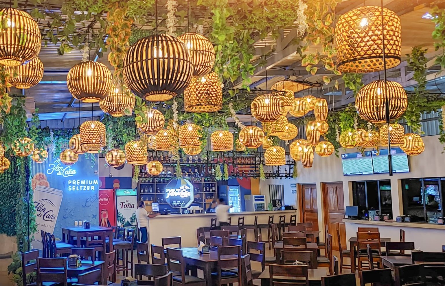 ANTIGUA BAR & GRILL