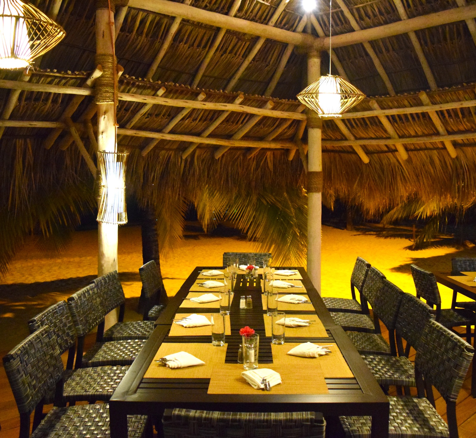 ARENAS BEACH BOAT & RESTAURANT