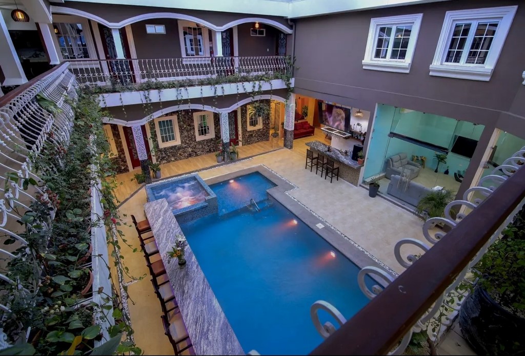 HOTEL BUGAMBILIAS