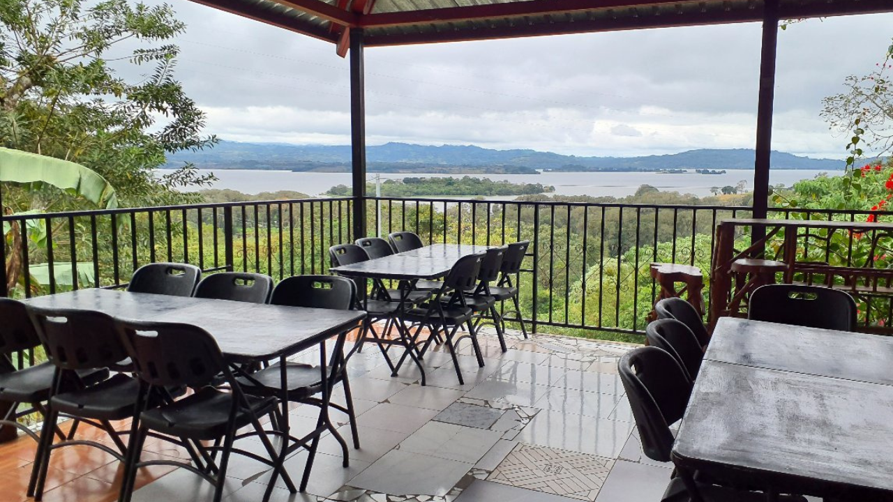 BRISAS DEL LAGO