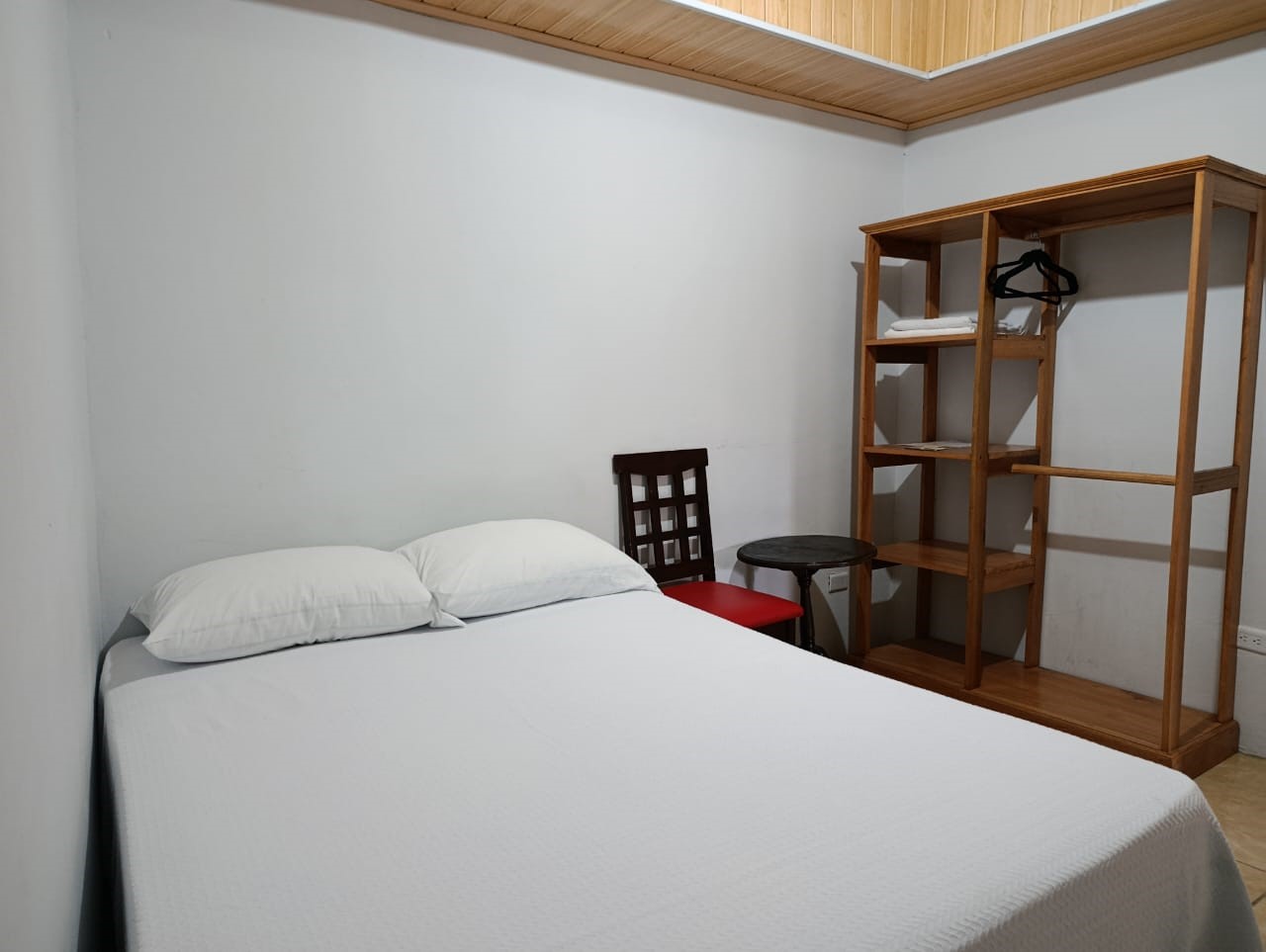 COTTON TREE BED  AND BREADFAST