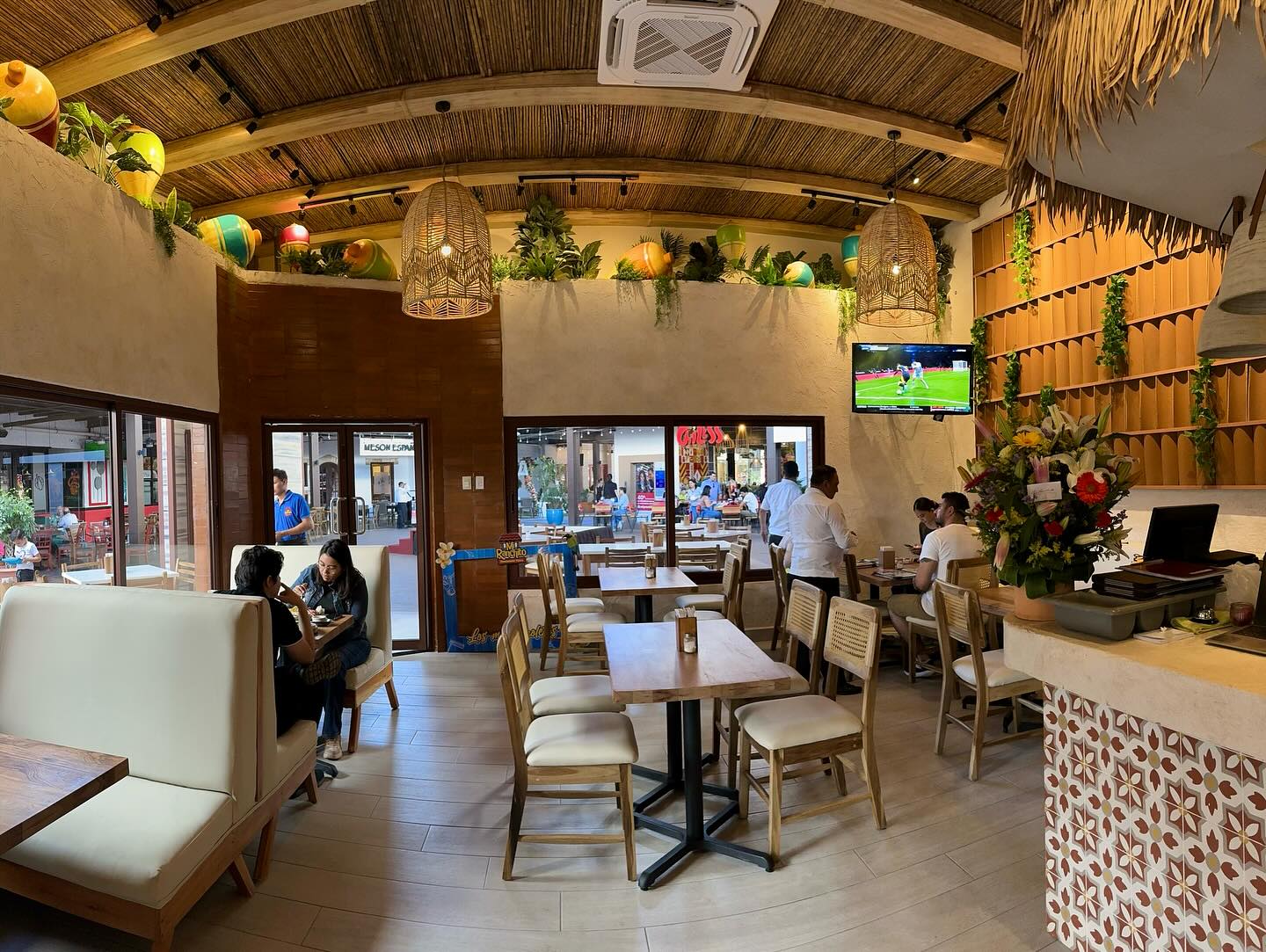 MI RANCHITO ZONA VIVA GALERIAS