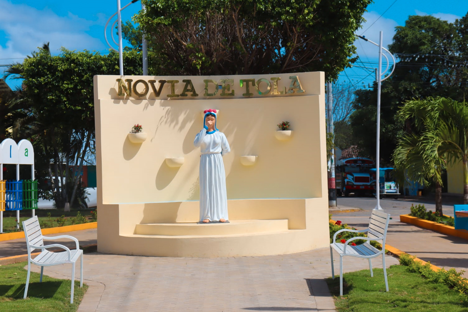 Monumento de La Novia de Tola