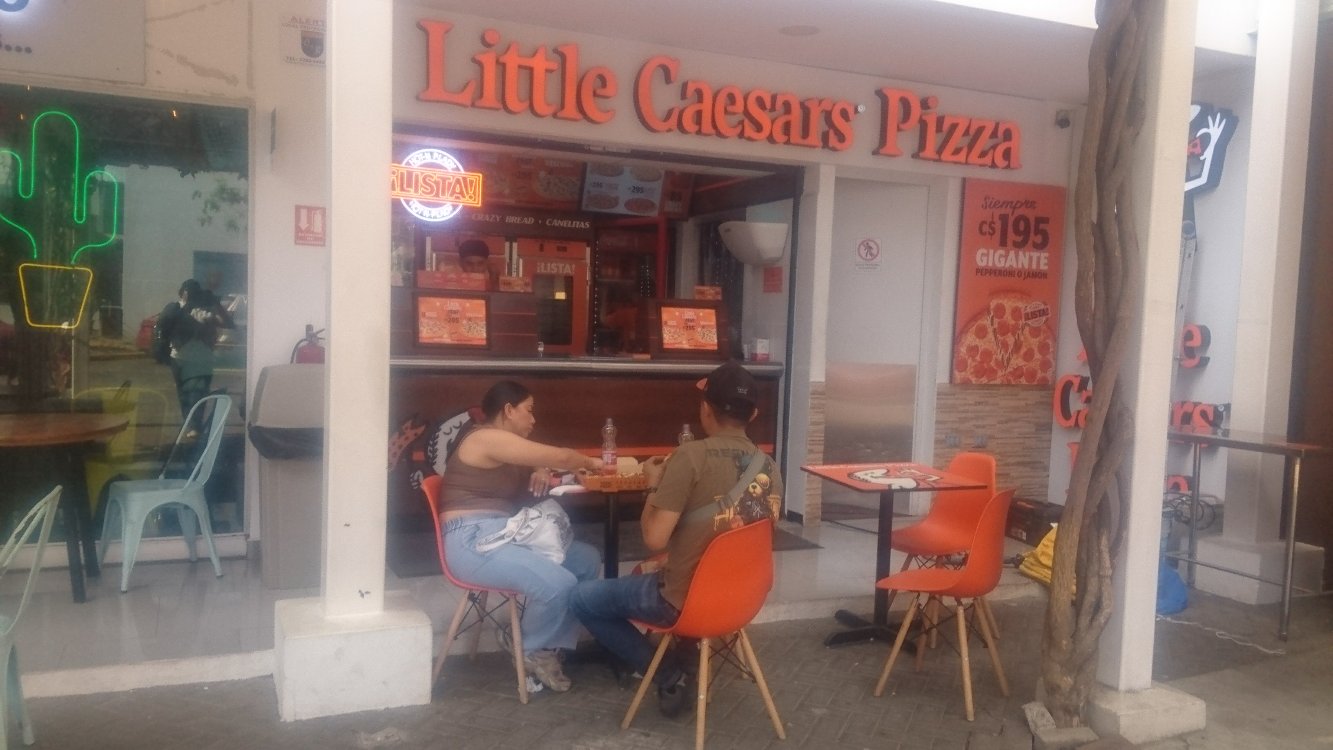LITTLE CAESARS PLAZA LA VIRGEN