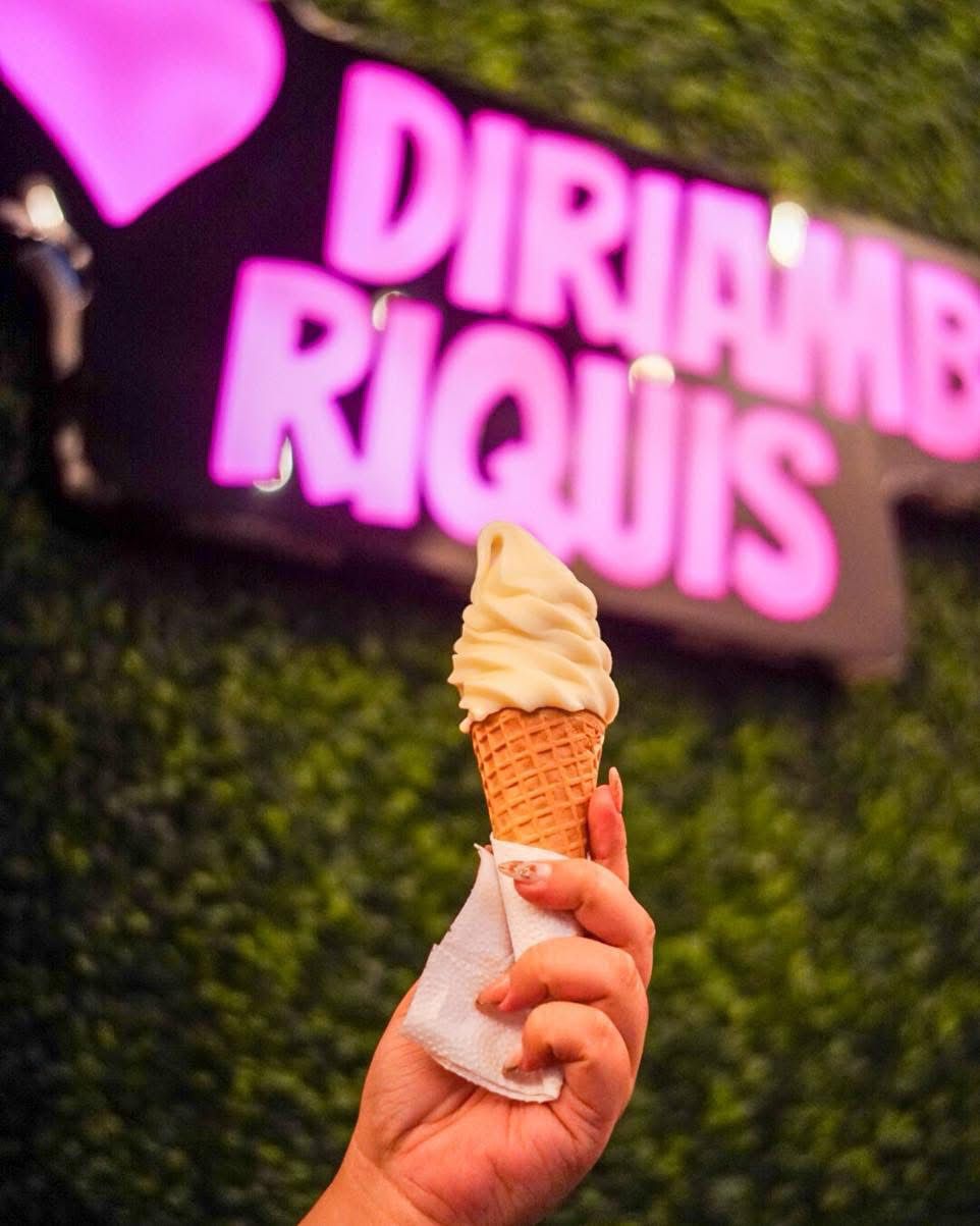 RIQUIS BATIDOS & PANINIS