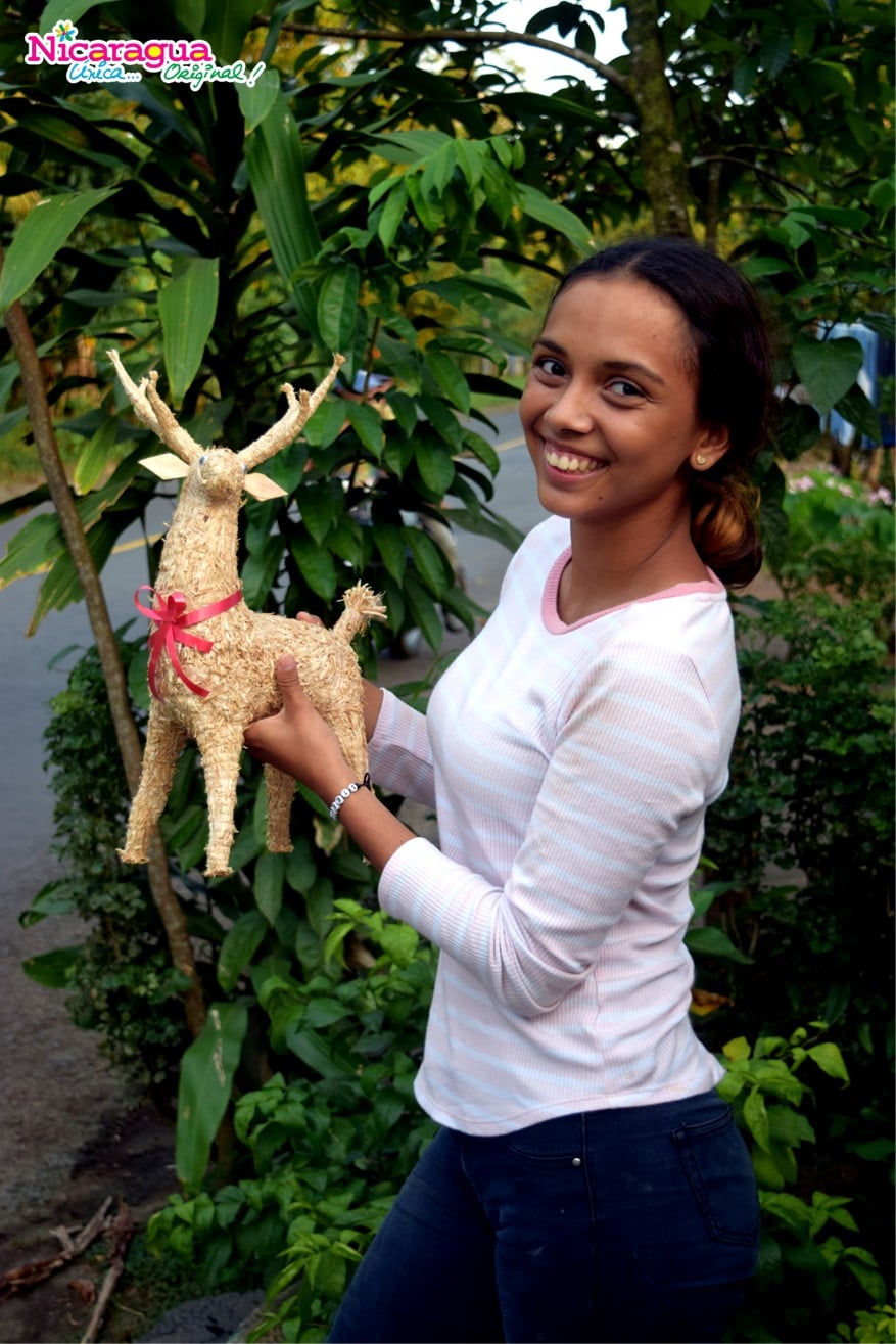 Artesanías de venados navideños