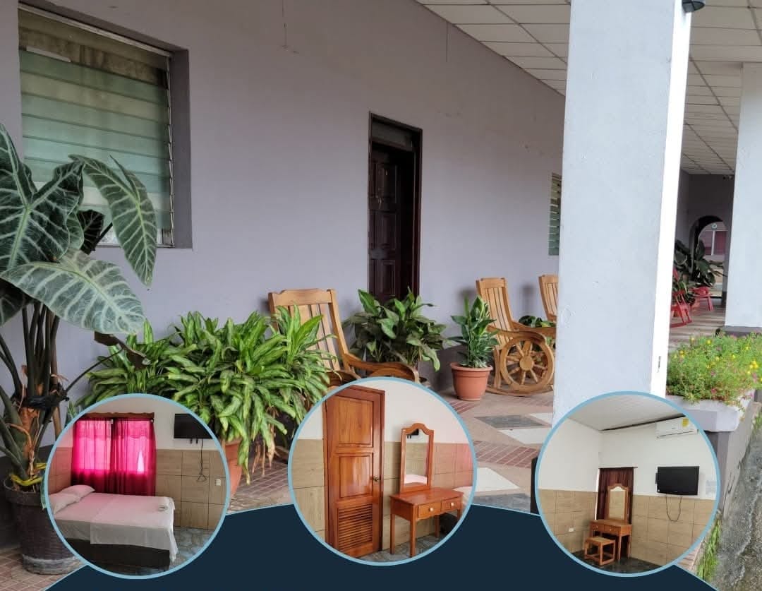 EL HOTELITO