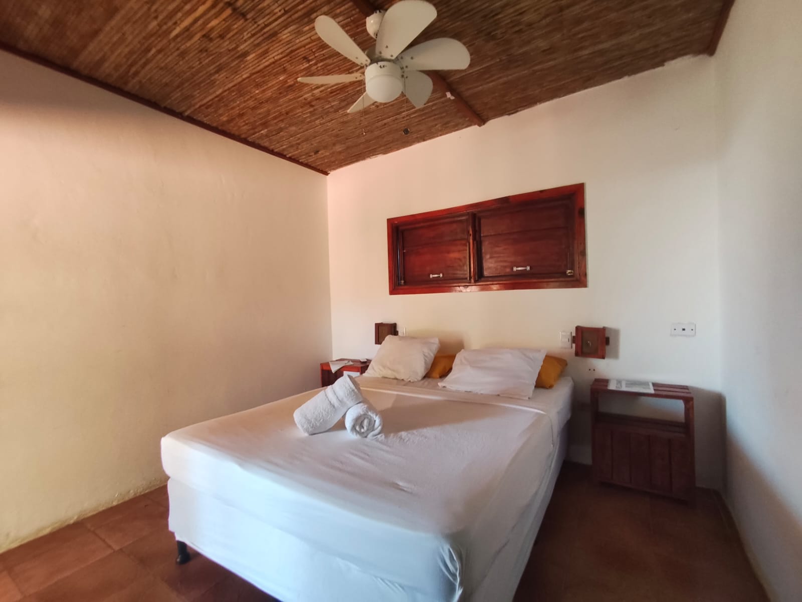 SIMPLE BEACH LODGE