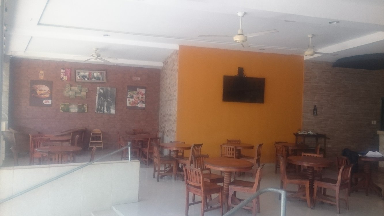 HOT BURGER COLONIA CENTROAMERICA