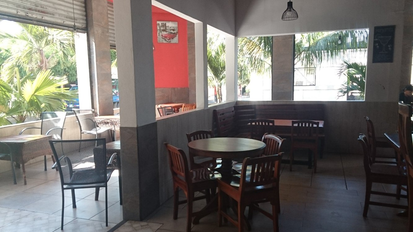 HOT BURGER 10 DE JUNIO