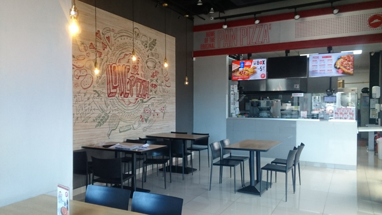 PIZZA HUT LINDA VISTA