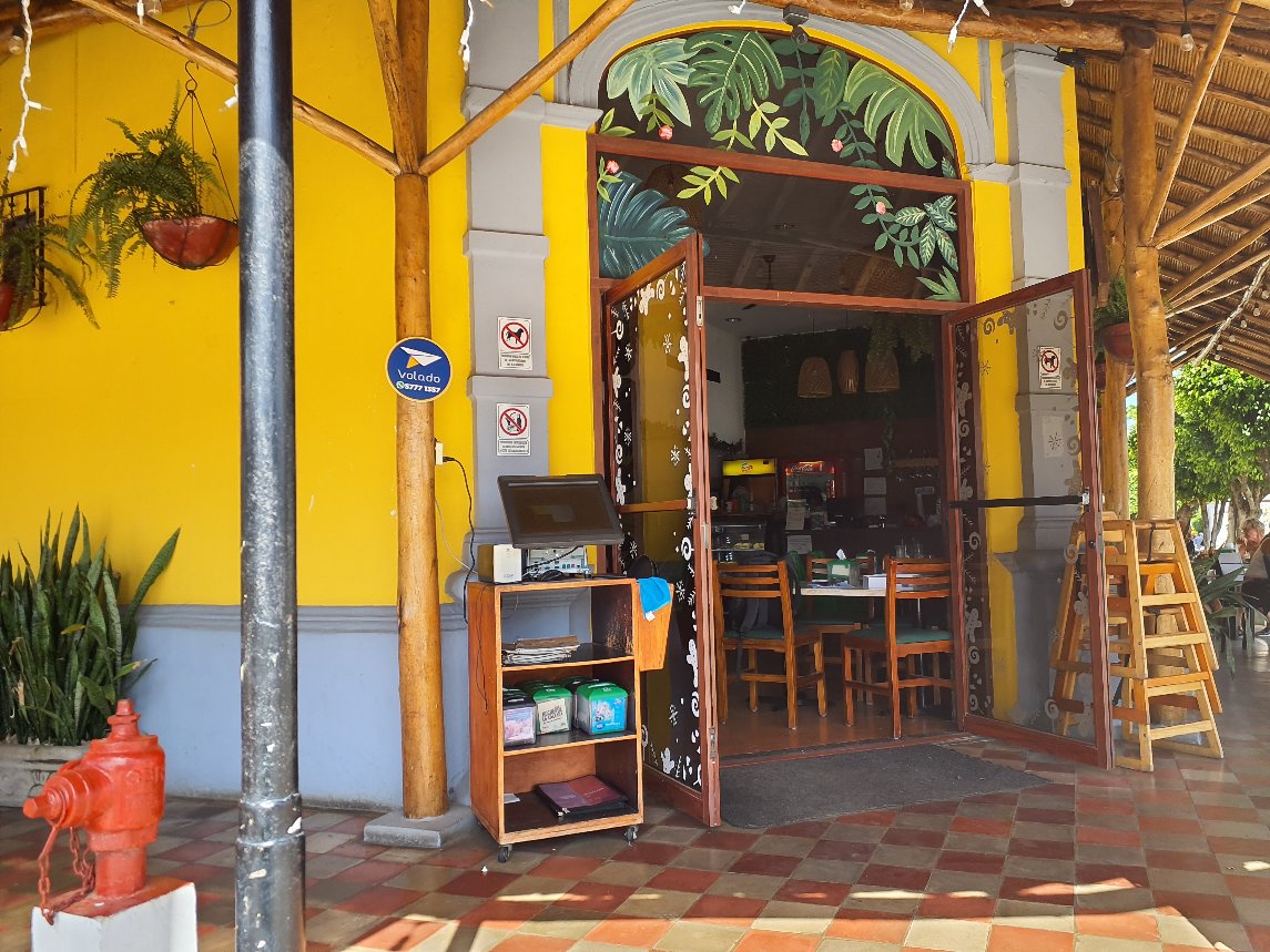 LA NANI CAFE