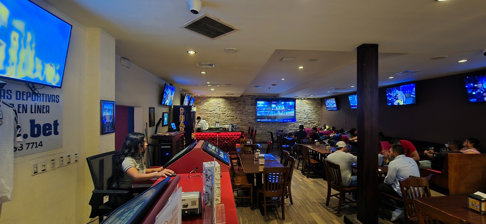 RING SIDE RESTAURANTE & SPORT BAR