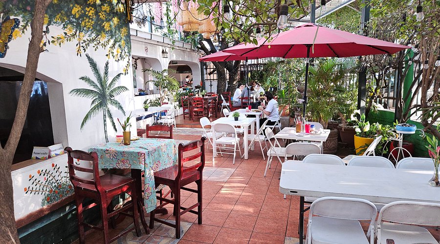 LAS PUPUSAS DE DOÑA ETEL