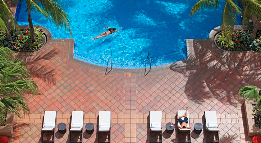 REAL INTERCONTINENTAL METROCENTRO